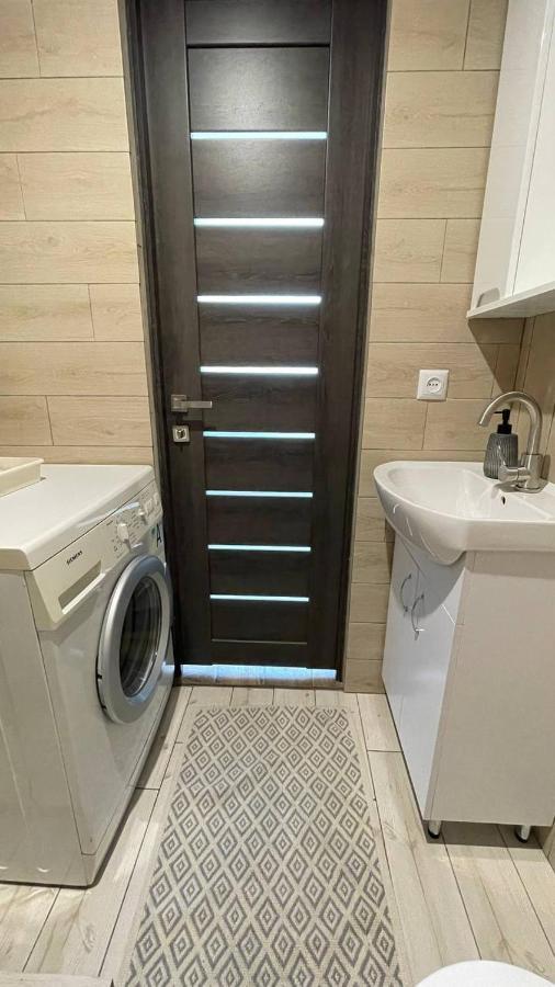 Apartment квартира-студія в історичному центрі міста біля центральної площі
